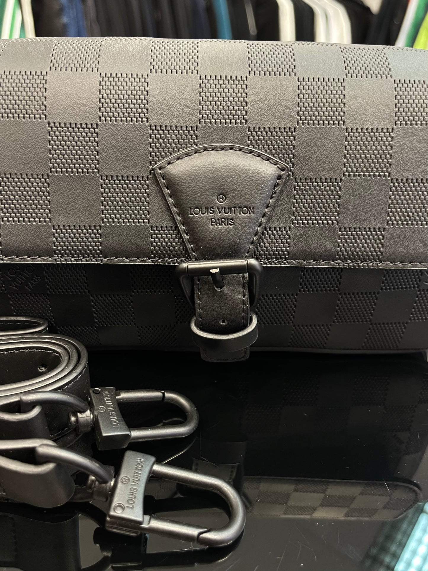 Louis Vuitton τσαντάκι ώμου/χιαστί