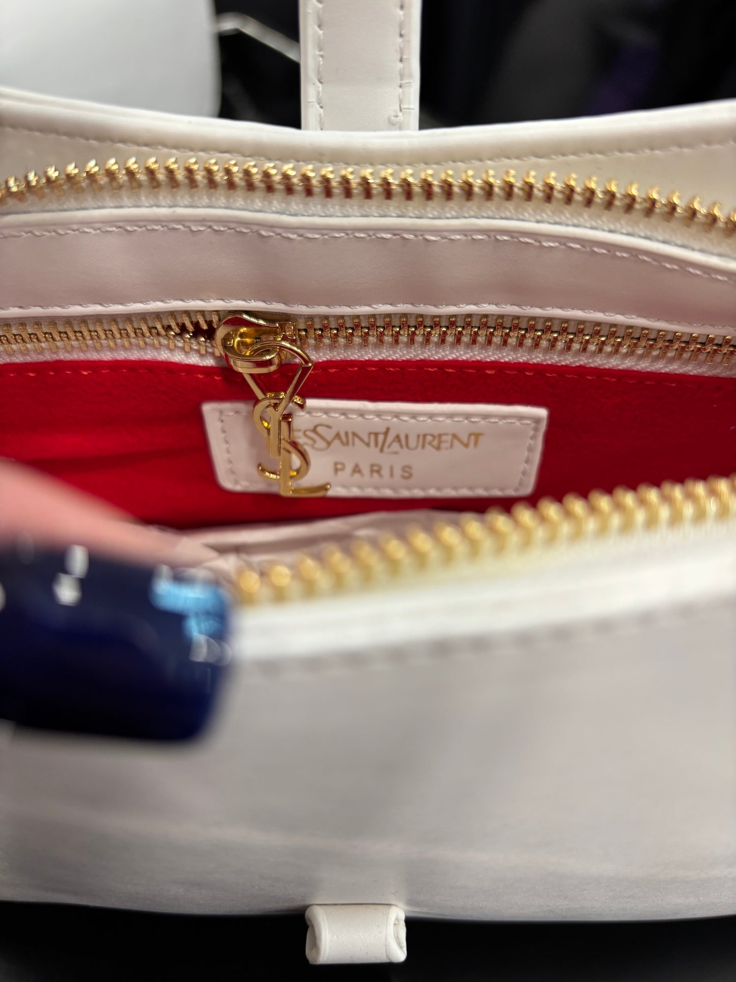 Saint Laurent Le 5 à 7 Shoulder Bag