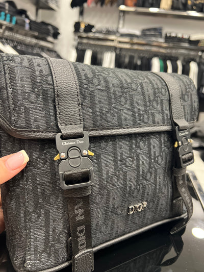 Dior Hit The Road Messenger