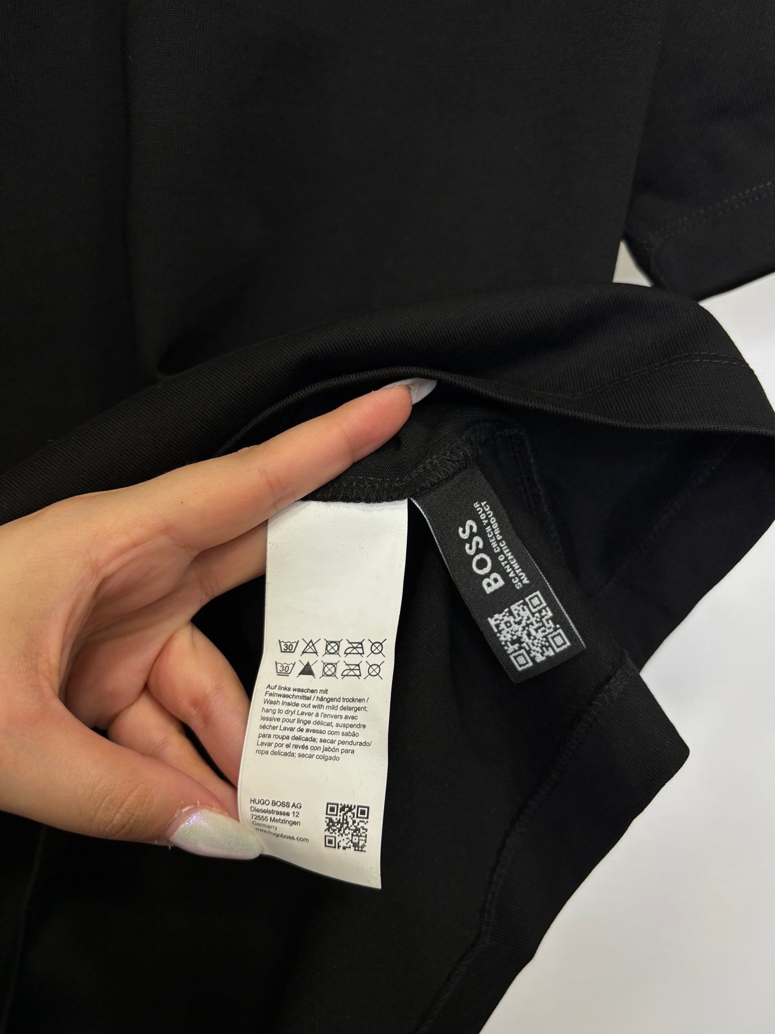 Hugo Boss black t-shirt code