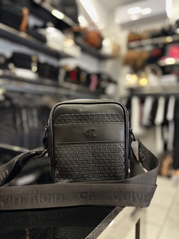 Calvin Klein black bag ώμου/χιαστί