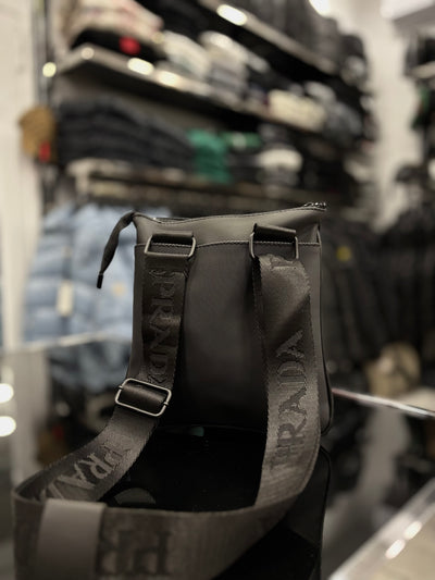 Prada black bag ώμου/χιαστί