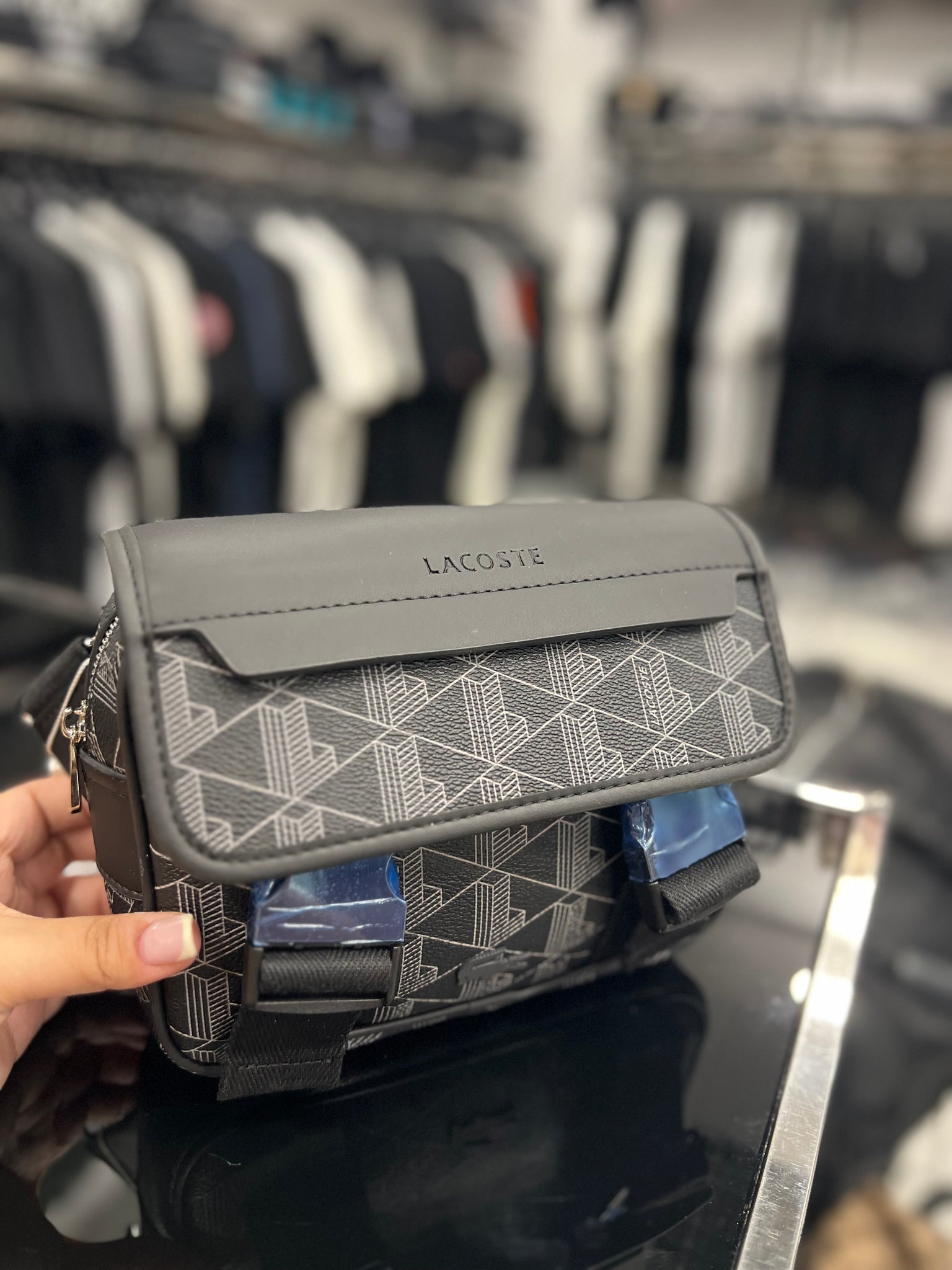 Lacoste Messenger