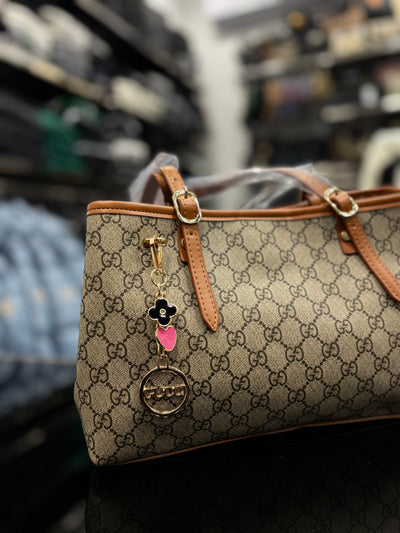 Gucci GG Emblem Tote tampa bag