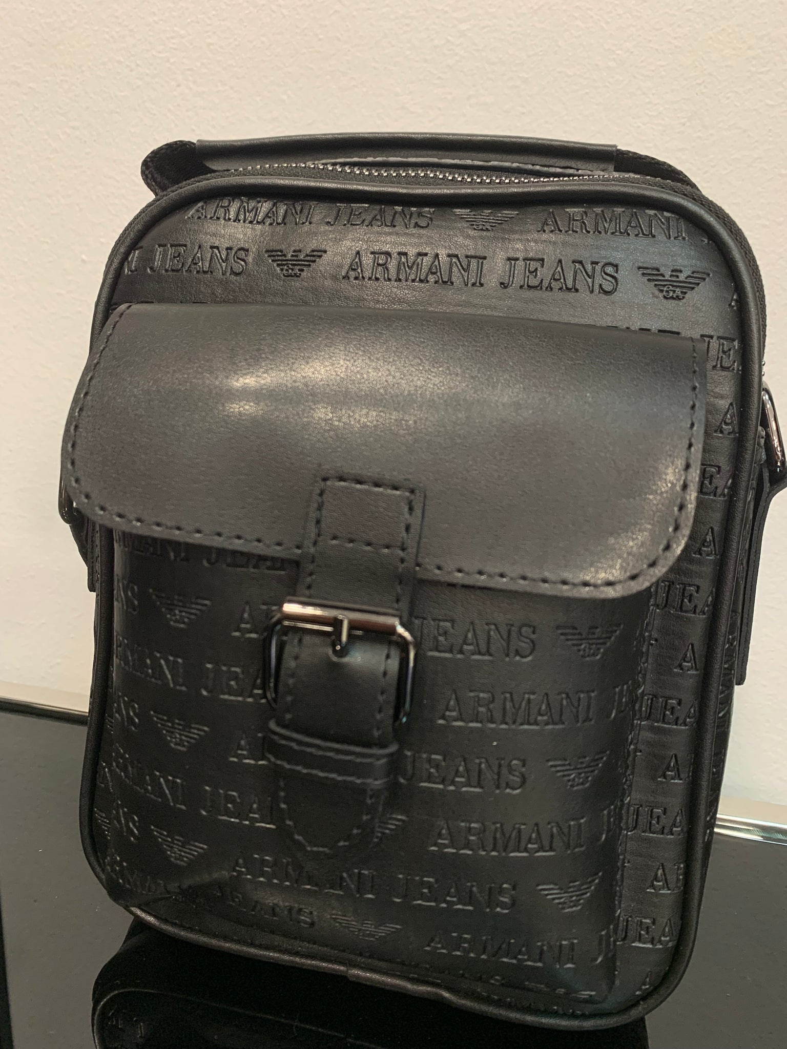 Emporio Armani Black bag χιαστί