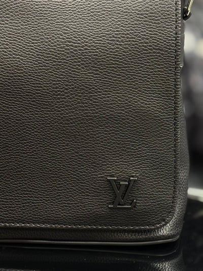 Louis Vuitton black bag ώμου/χιαστί