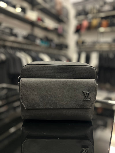 Louis Vuitton Aerogram Fastline Messenger