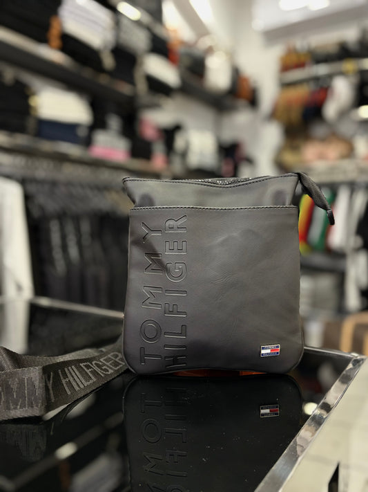Tommy Hilfiger black τσαντάκι ώμου/χιαστί