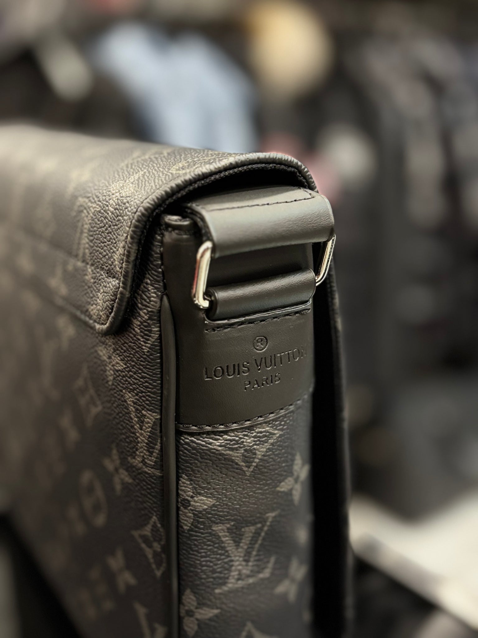 Louis Vuitton District PM Monogram Eclipse black bag ώμου/χιαστί