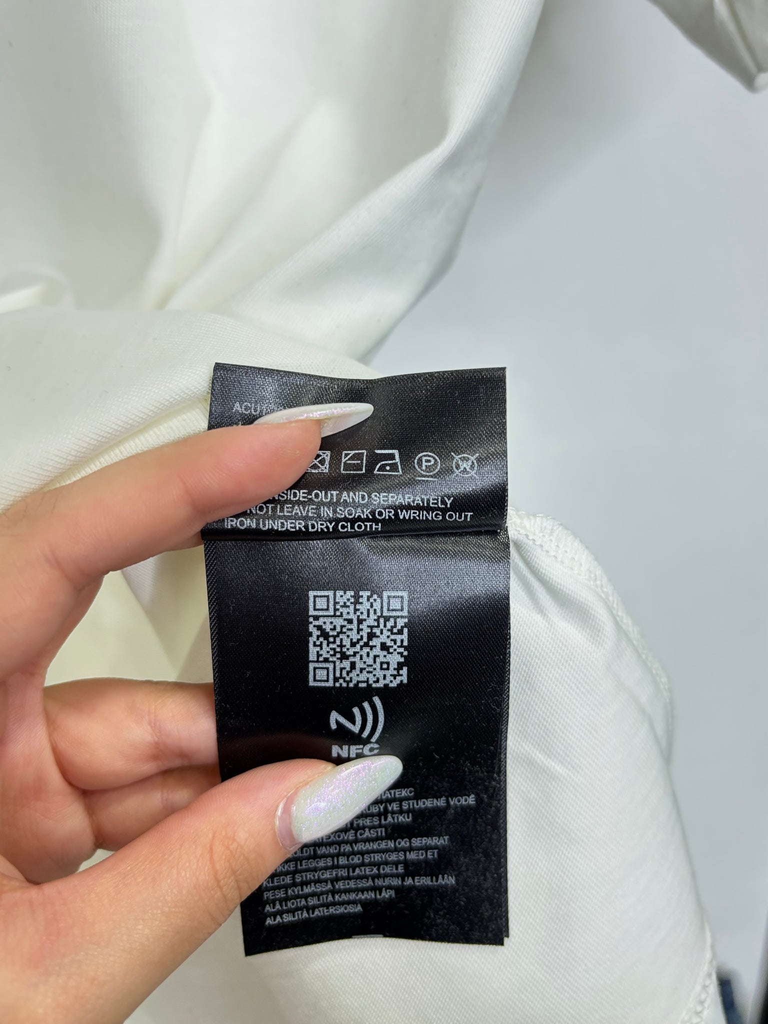 Prada white t-shirt code