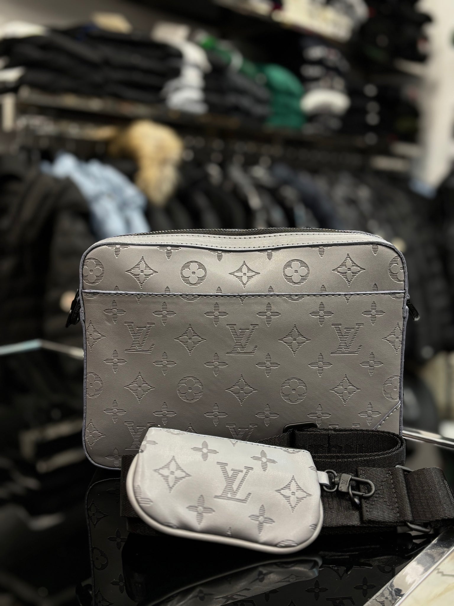 Louis Vuitton Duo Messenger Monogram Shadow grey bag ώμου/χιαστί