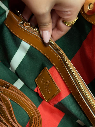 Gucci GG Emblem Tote tampa bag