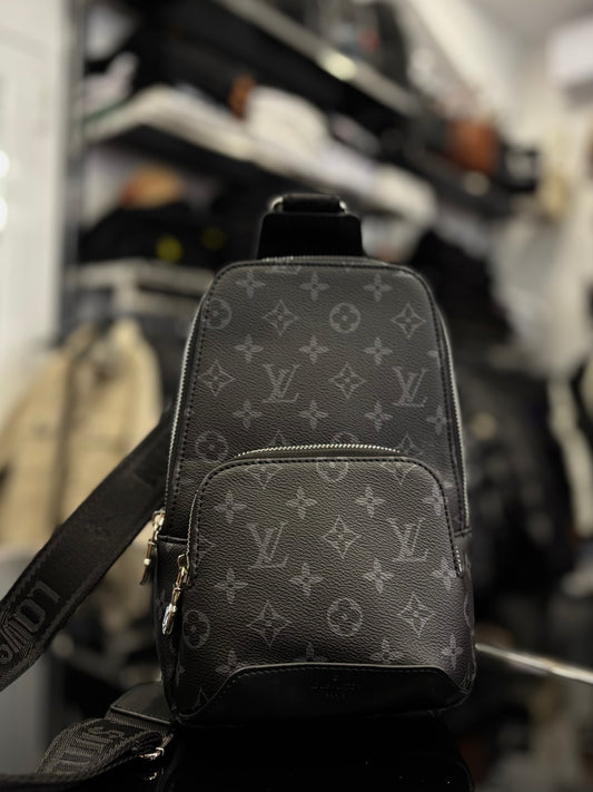 Louis Vuitton black τσαντάκι χιαστί