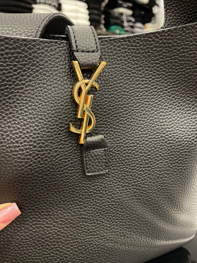 Yves Saint Laurent Le 5 À 7 black bag coming with a pouch