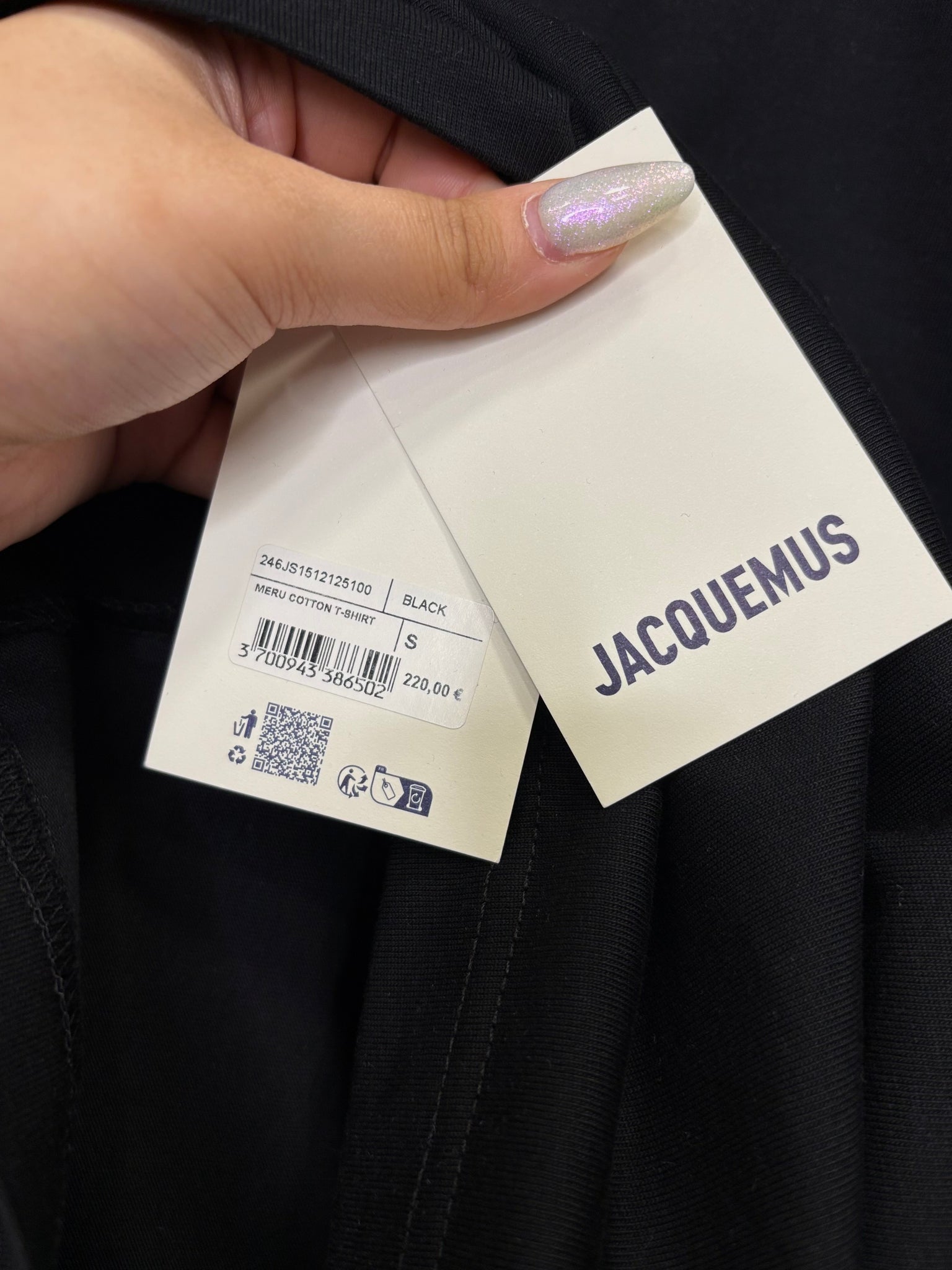 Jacquemus black t-shirt code no1
