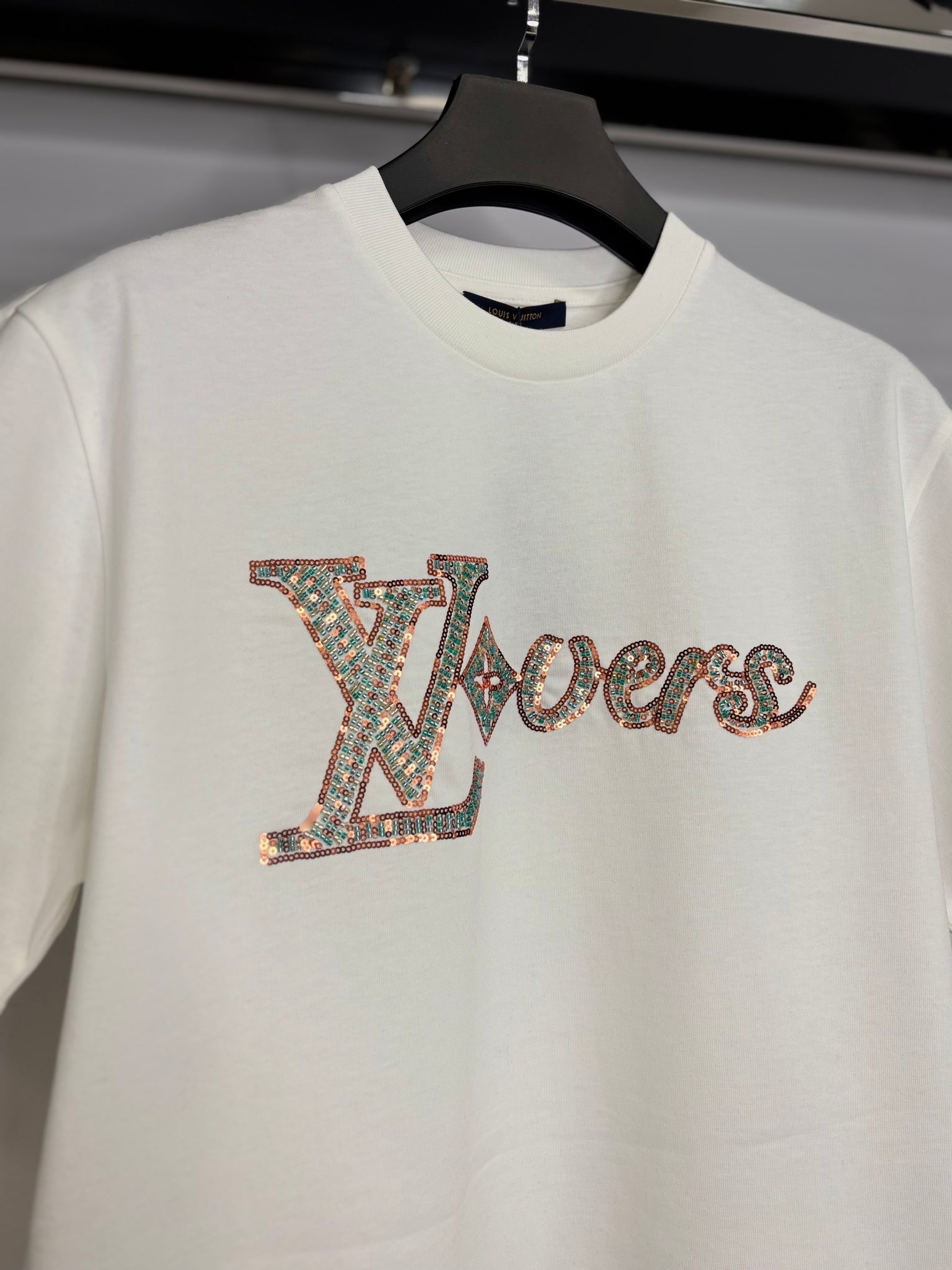 Louis Vuitton white t-shirt code no1