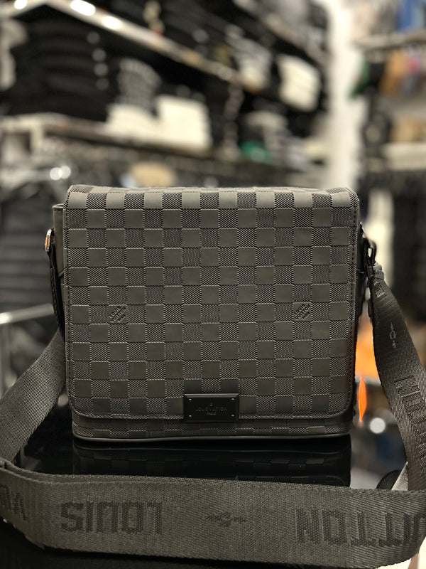 Louis Vuitton ώμου/χιαστί black bag