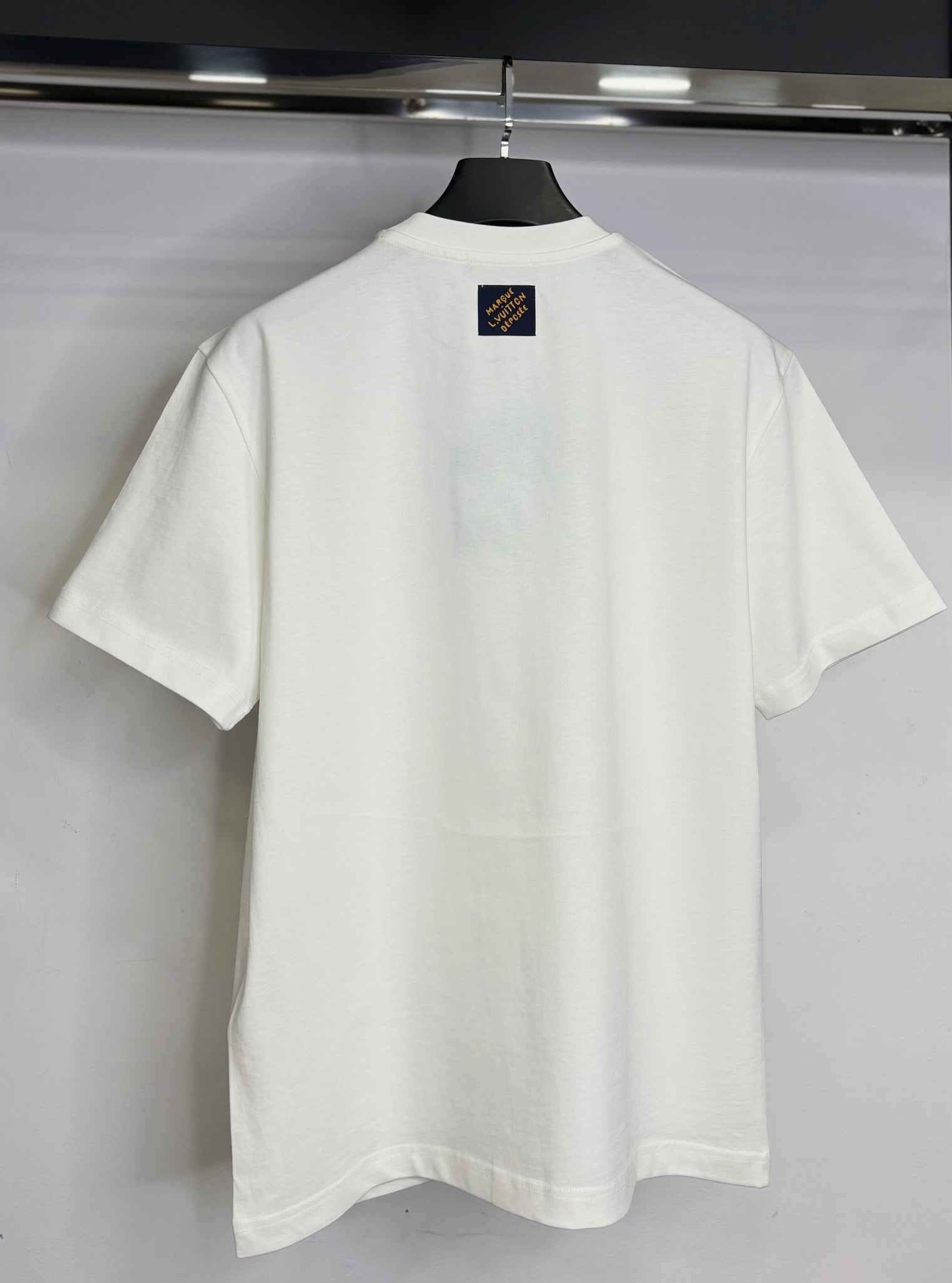 Louis Vuitton white t-shirt code no1