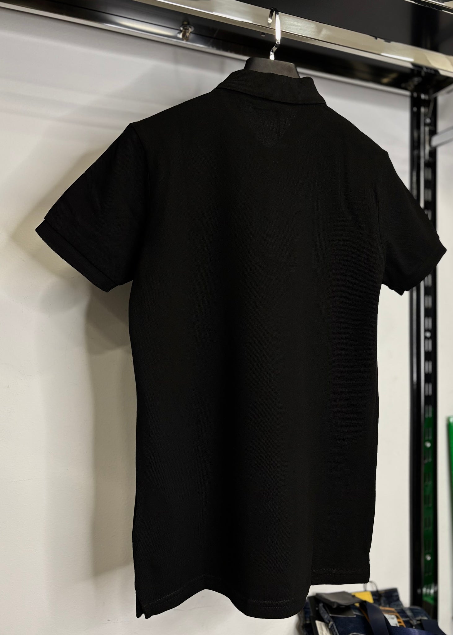 Prada black t-shirt with collar code