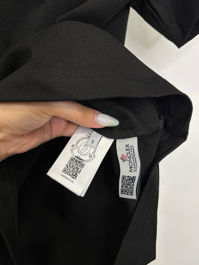 Moncler black t-shirt code