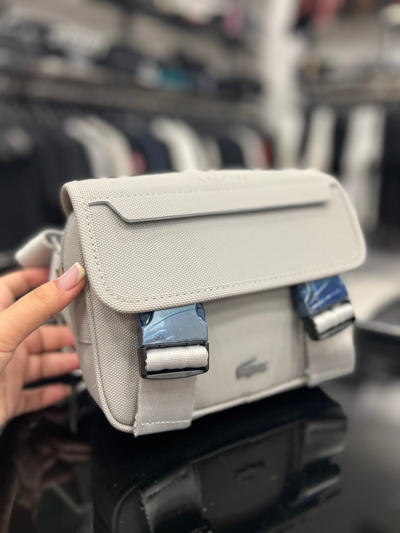 Lacoste Messenger