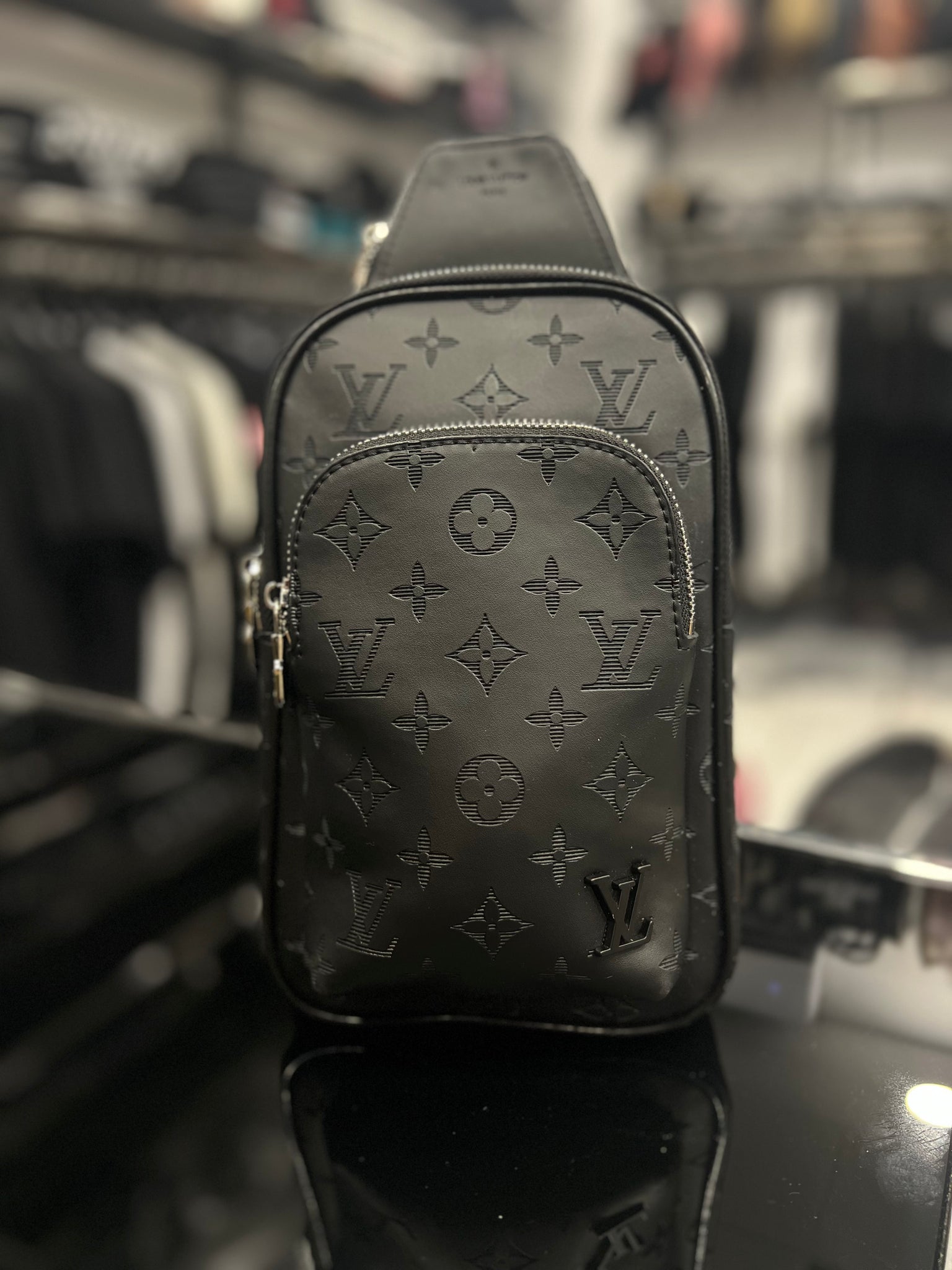 Louis Vuitton Avenue Slingbag PM