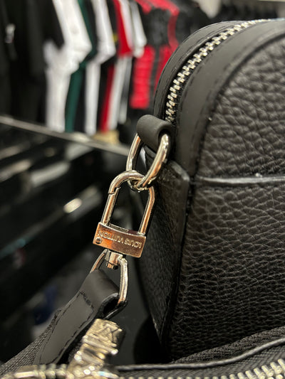 Louis Vuitton Black bag τσαντάκι ωμού/χιαστί