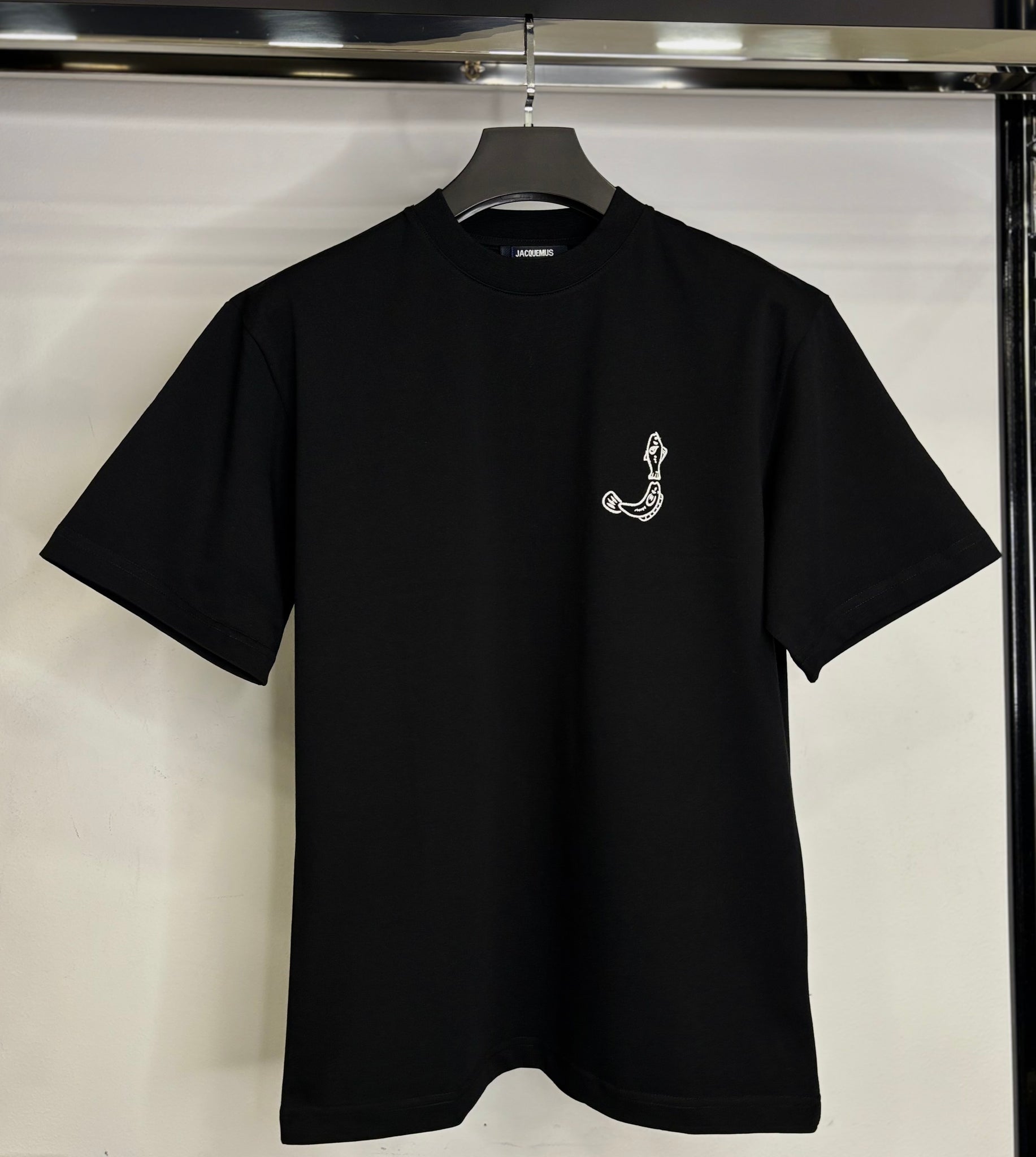 Jacquemus black t-shirt code no1