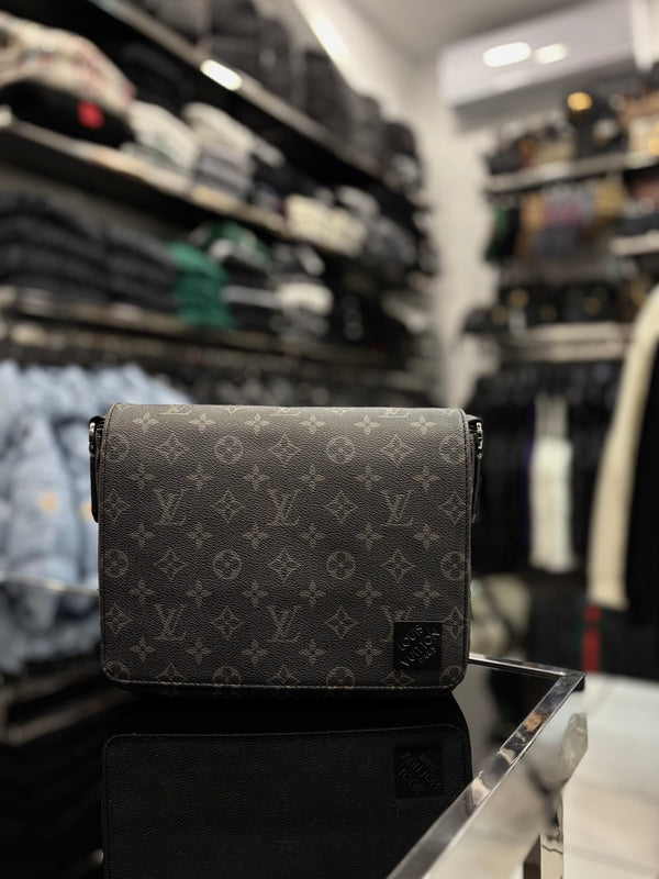 Louis Vuitton District PM black bag
