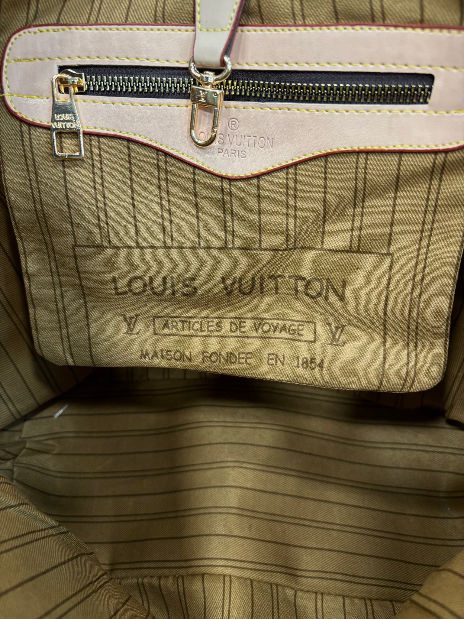 Louis Vuitton Neverfull MM Monogram brown shoulder bag