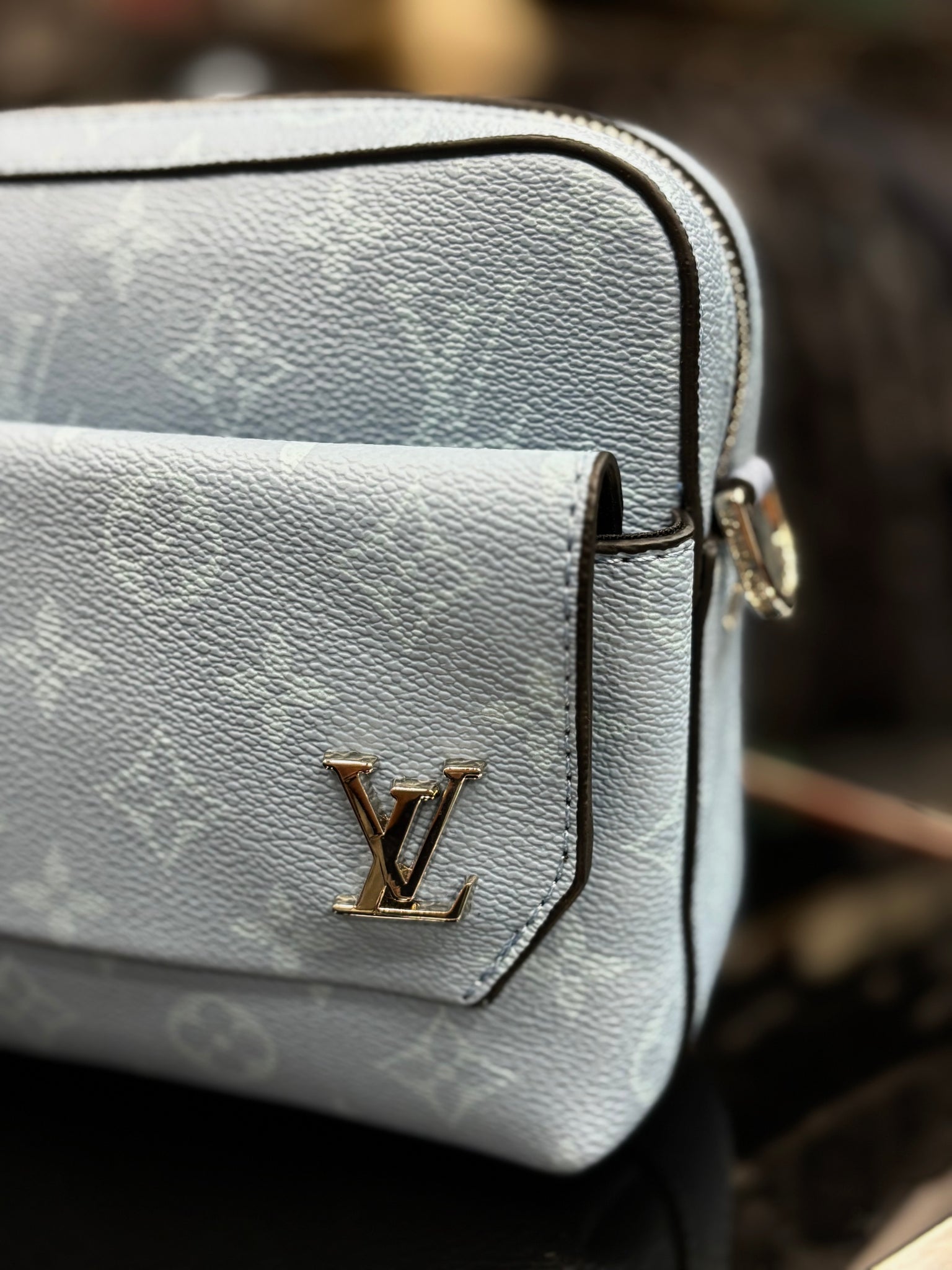 Louis Vuitton Alpha Messenger light blue bag ώμου/χιαστί