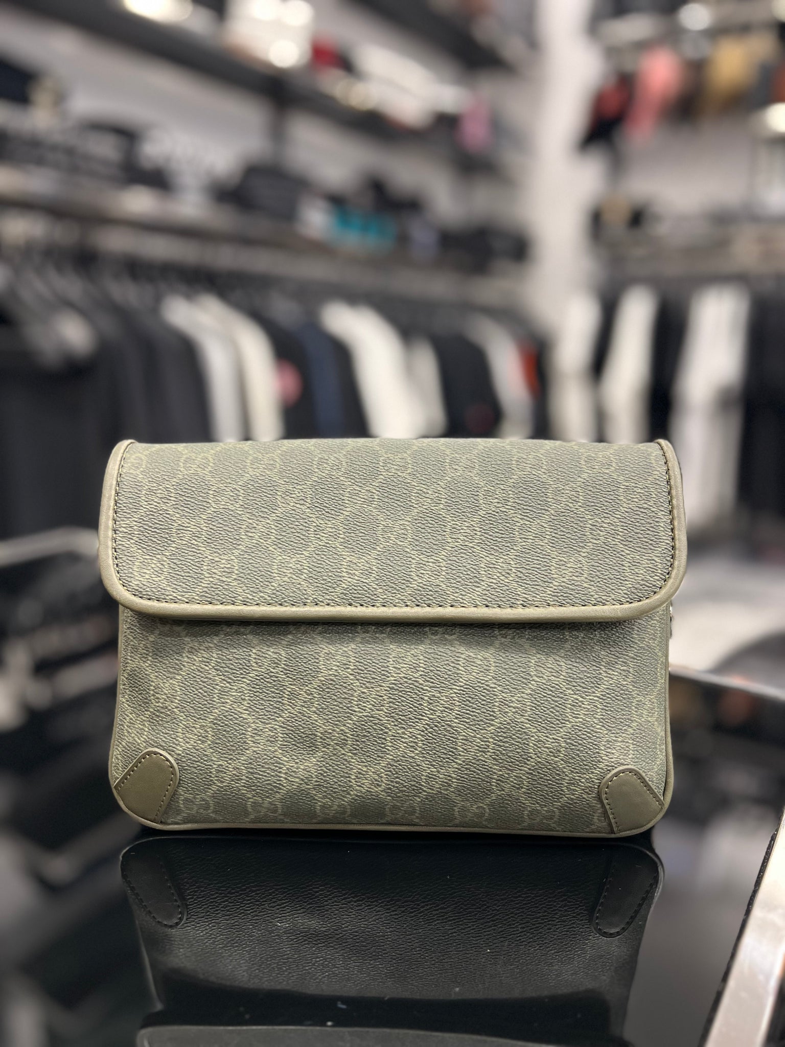 Gucci Supreme Bag Monogram