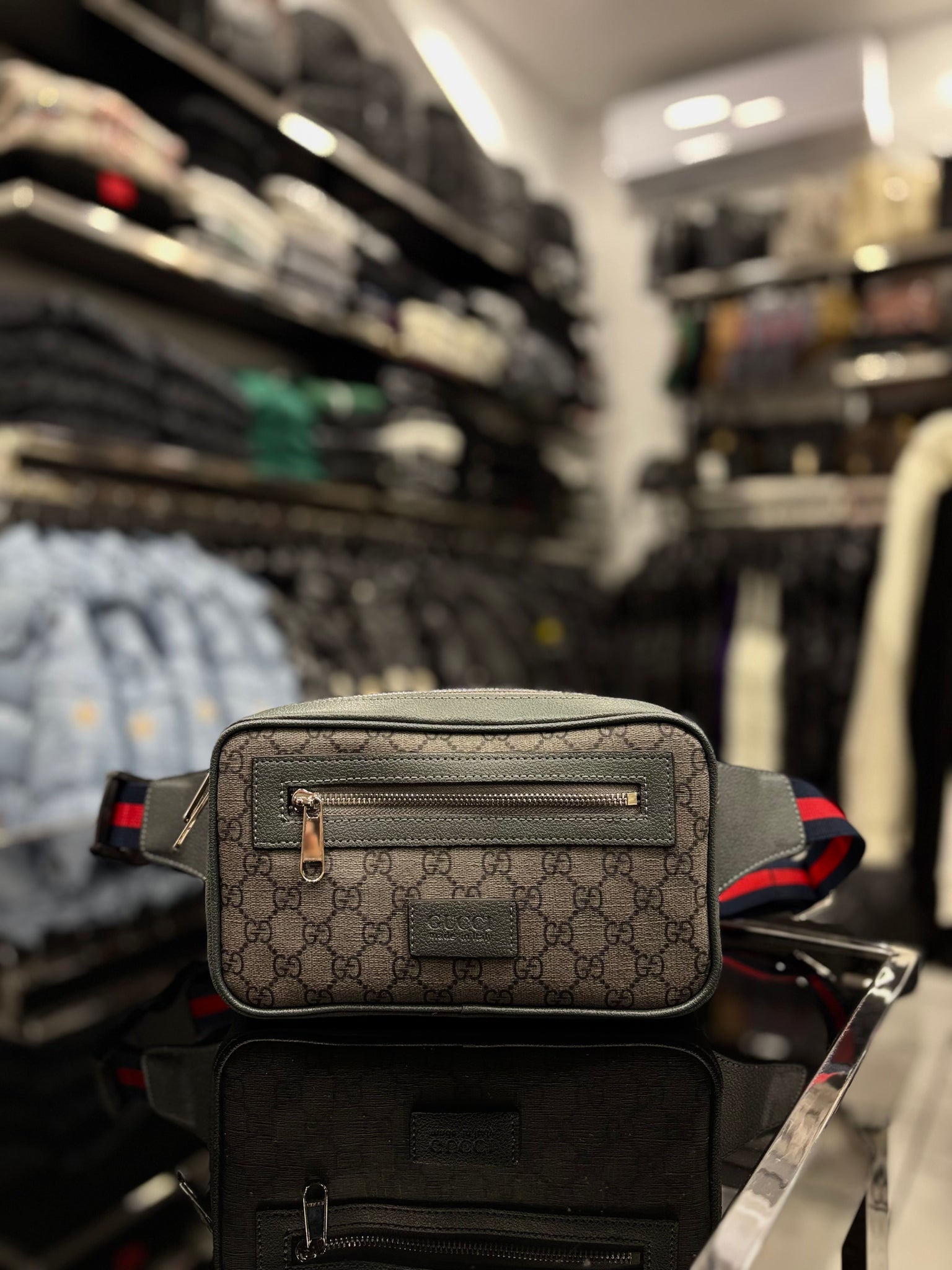 Gucci GG Supreme grey bag