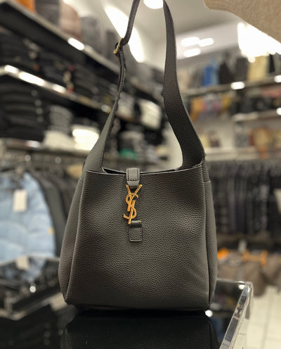 Yves Saint Laurent Le 5 À 7 black bag coming with a pouch