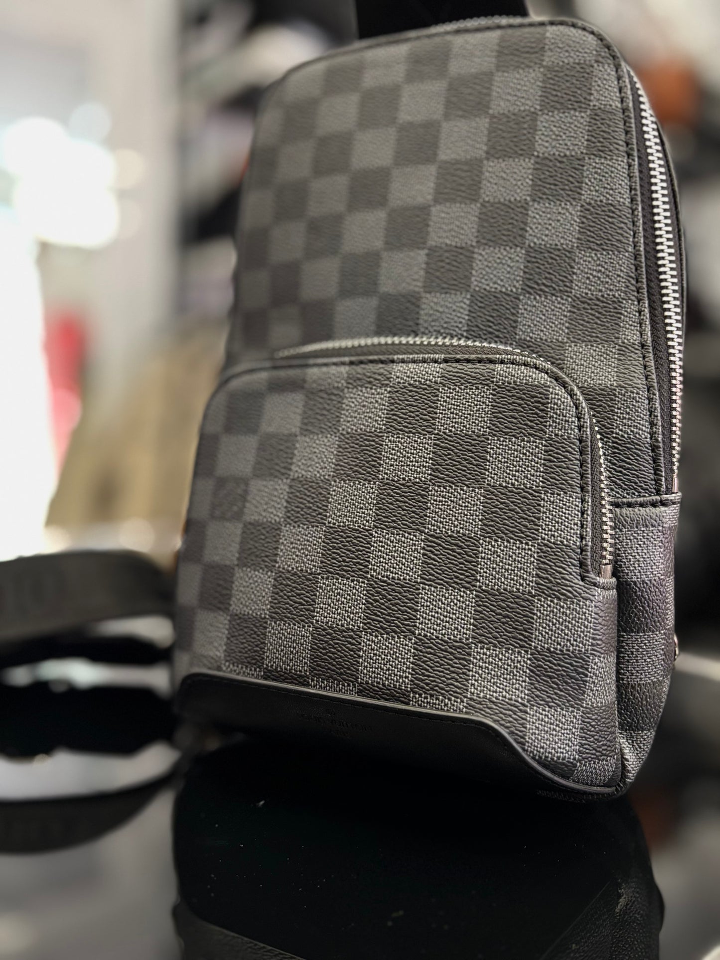 Louis Vuitton black τσαντάκι χιαστί