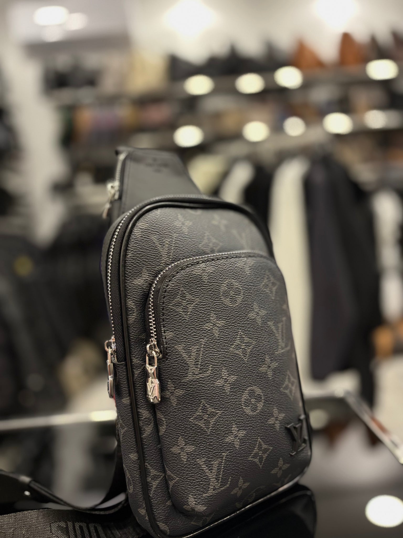Louis Vuitton Avenue Slingbag PM bag