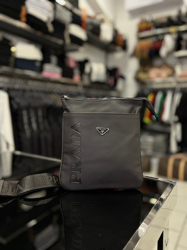 Prada black τσαντάκι ώμου/χιαστί