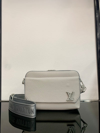 Louis Vuitton Grey bag ωμού/χιαστί