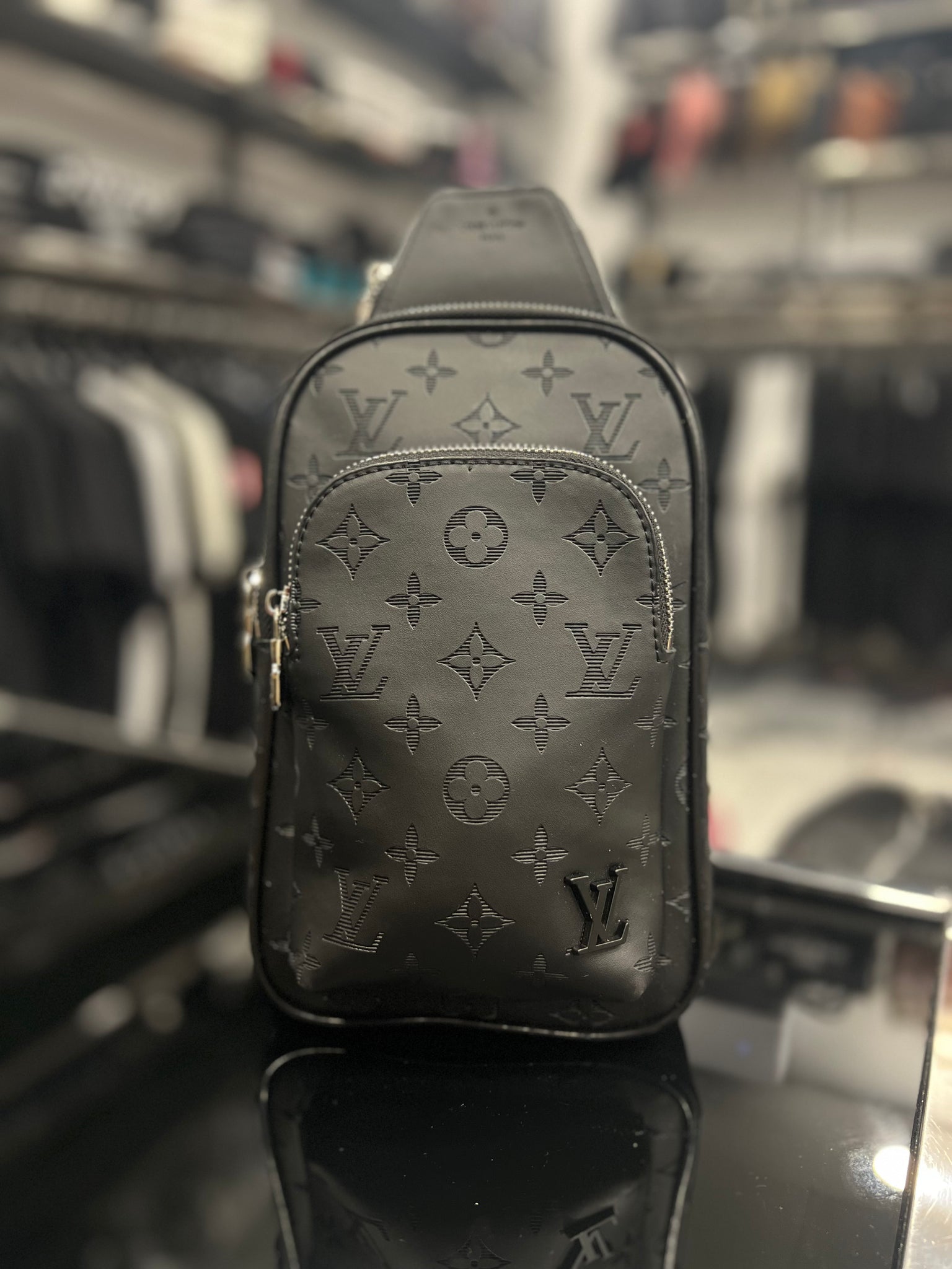 Louis Vuitton Avenue Slingbag PM