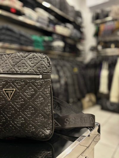 Guess black bag ώμου/χιαστί