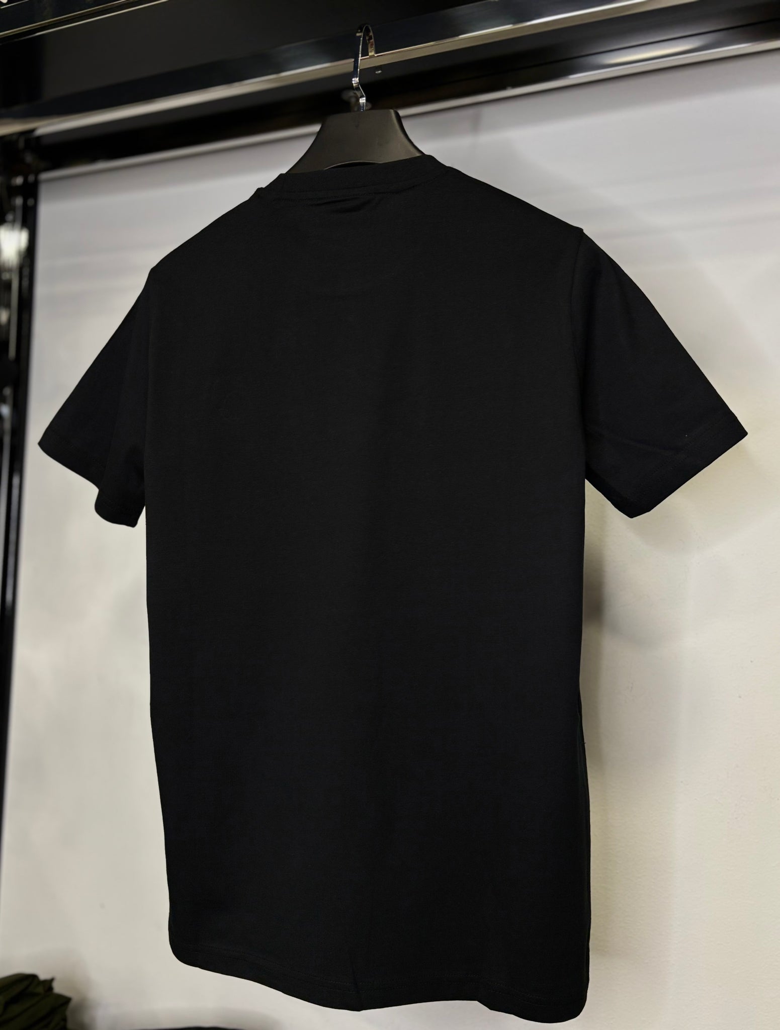 Moncler black t-shirt code