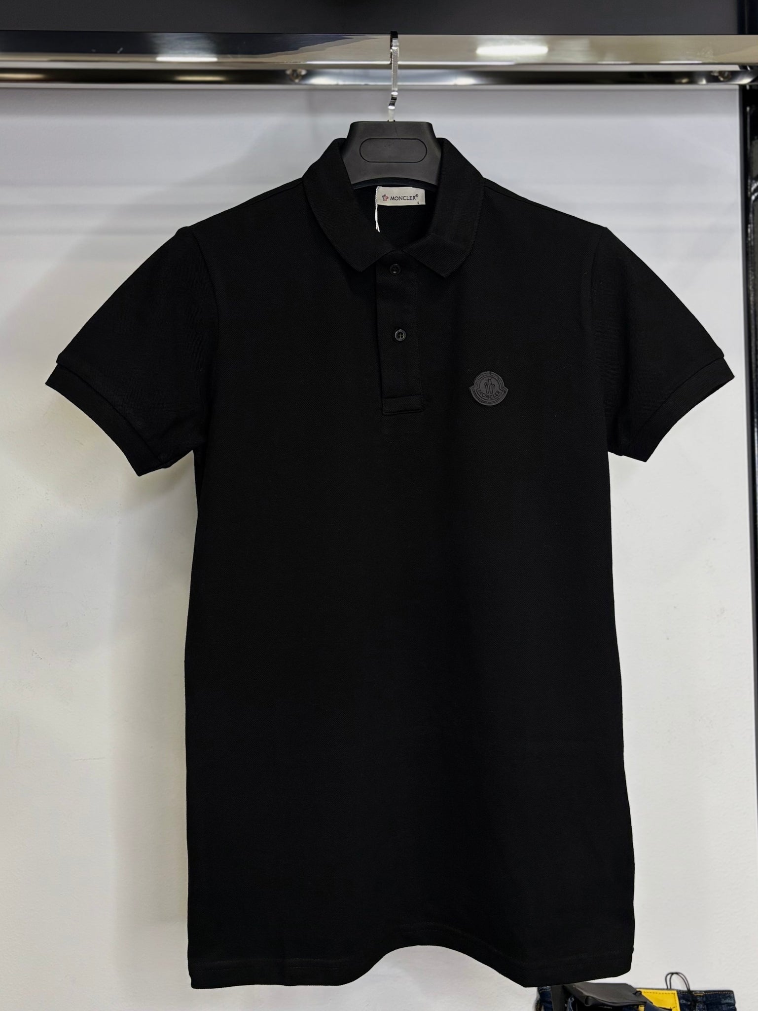 Moncler black t-shirts with collar code