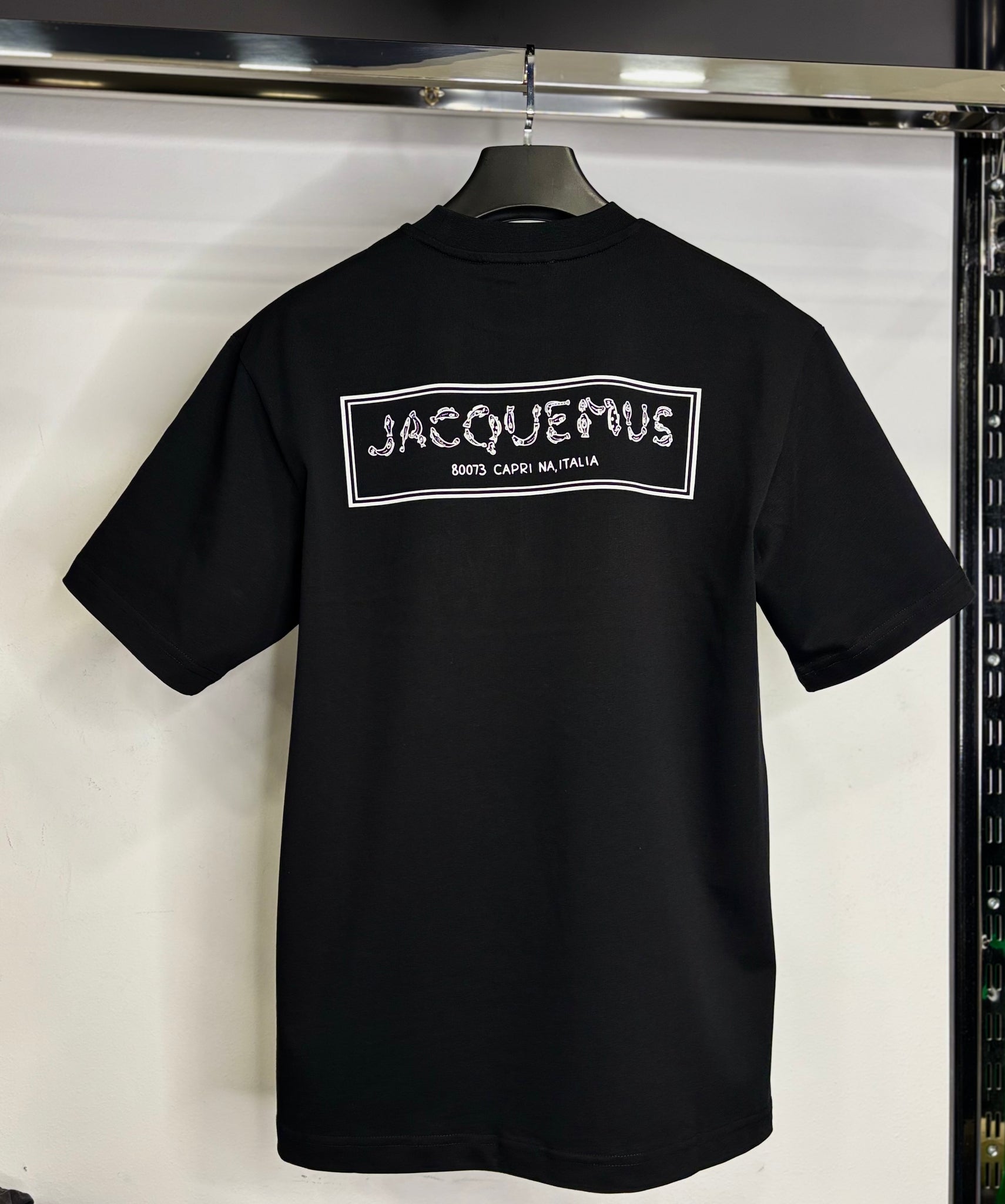 Jacquemus black t-shirt code no1