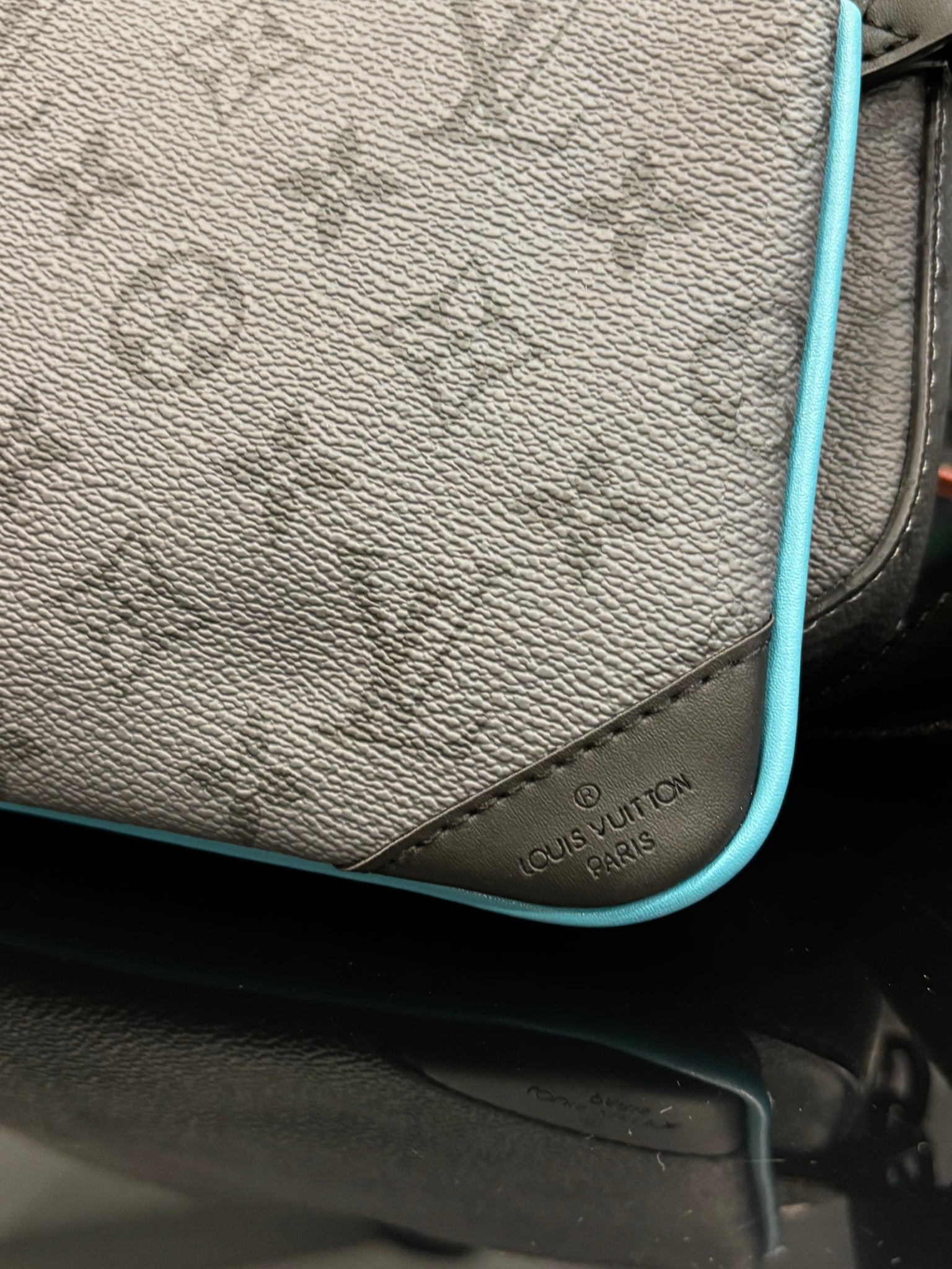 Louis Vuitton messenger grey bag ώμου/χιαστί