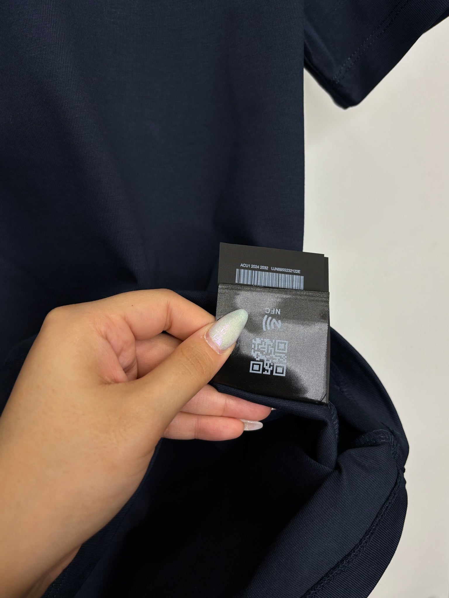 Prada blue t-shirt code