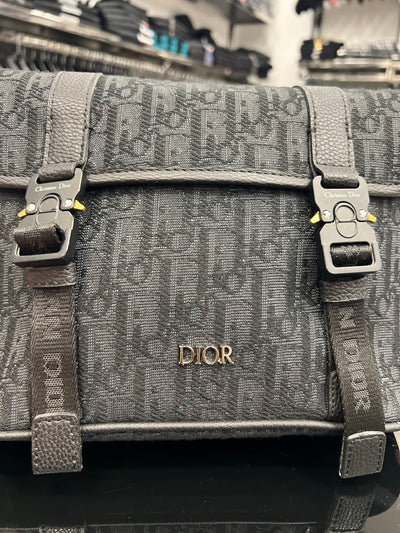 Dior Hit The Road Messenger