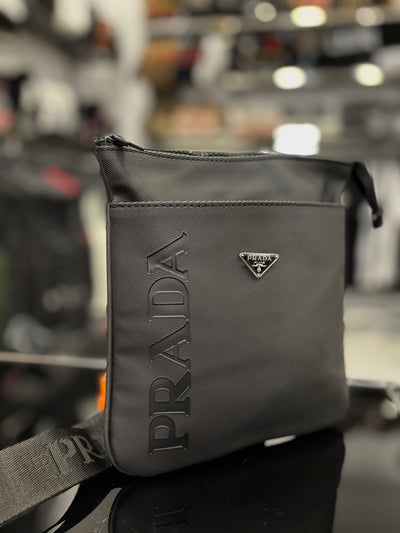 Prada black τσαντάκι ώμου/χιαστί