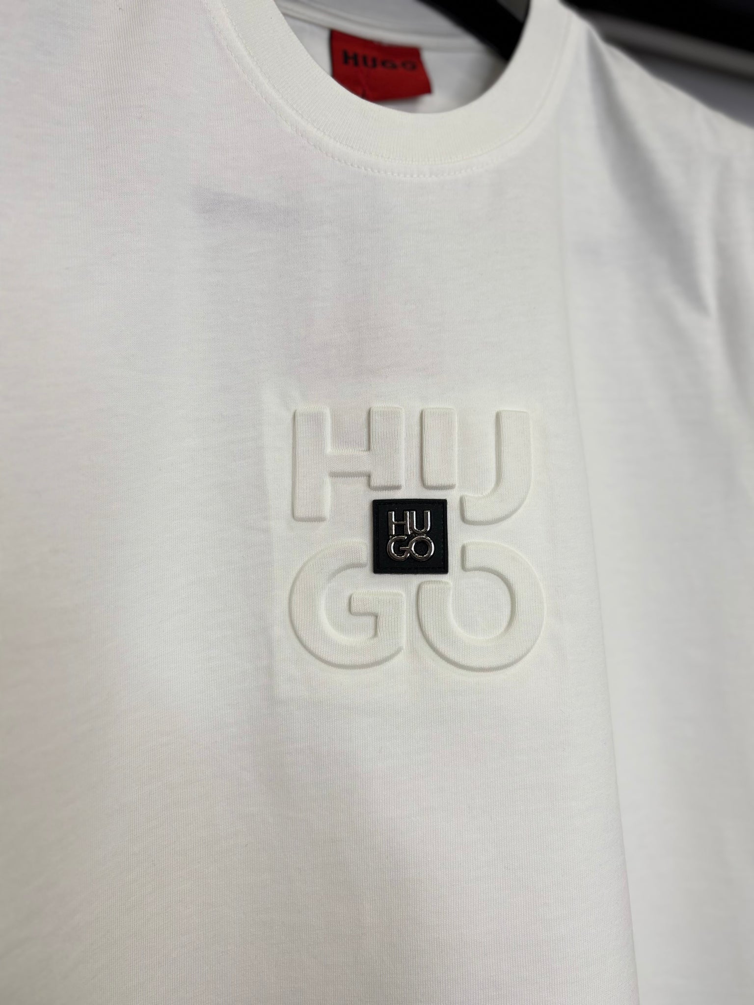 Hugo Boss white t-shirt code