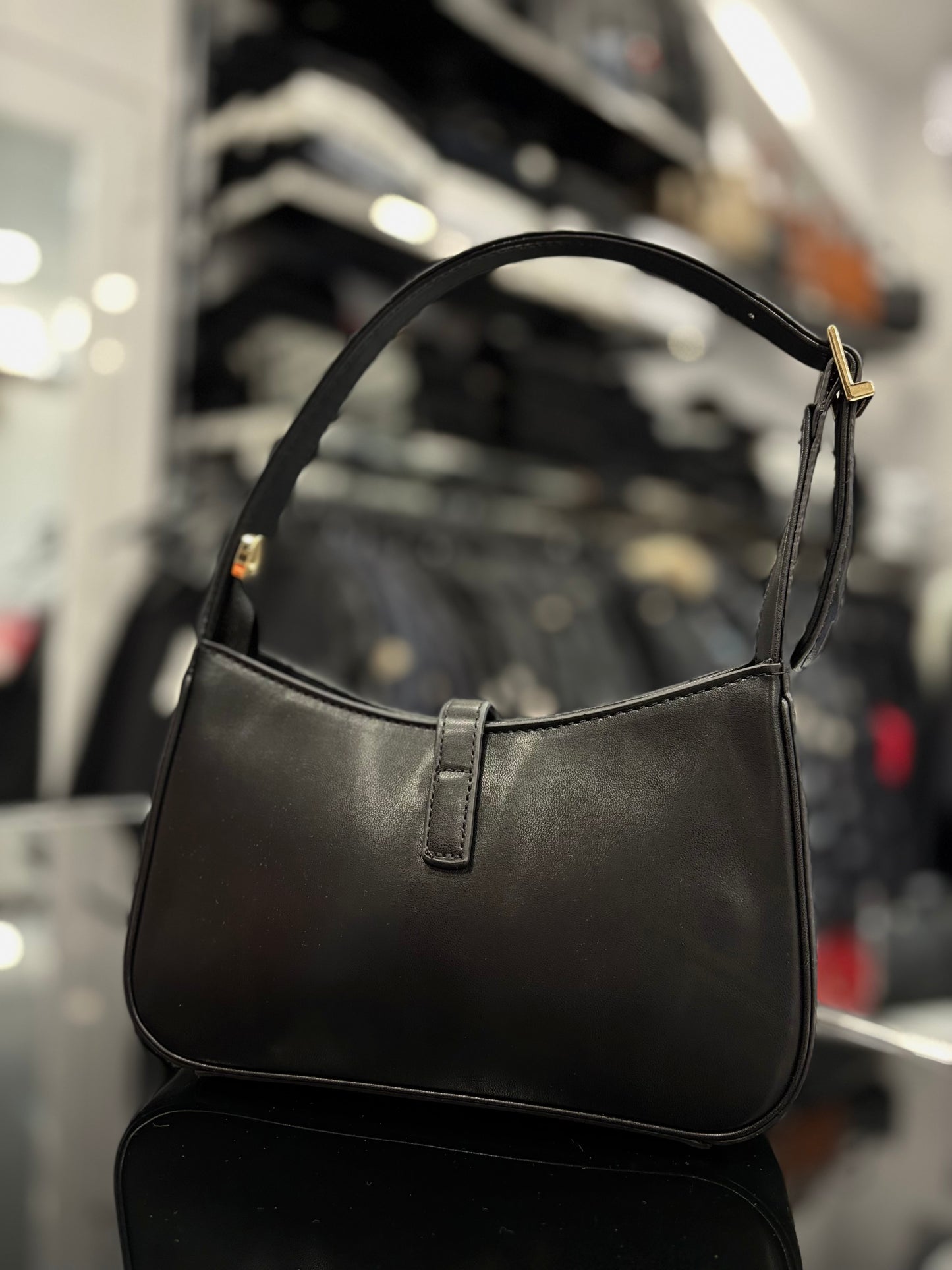 Saint Laurent Le 5 à 7 Shoulder Bag