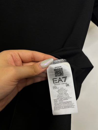 Emporio Armani black t-shirt code